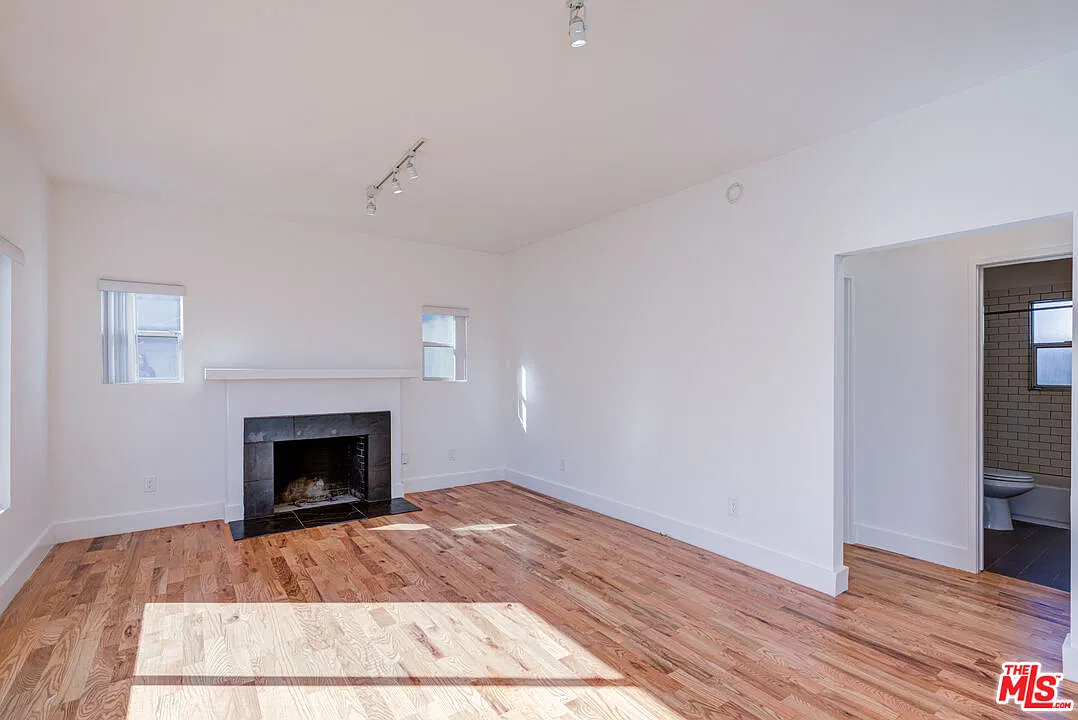 2 bed, 1.0 bath, $3,795 — Photo 4
