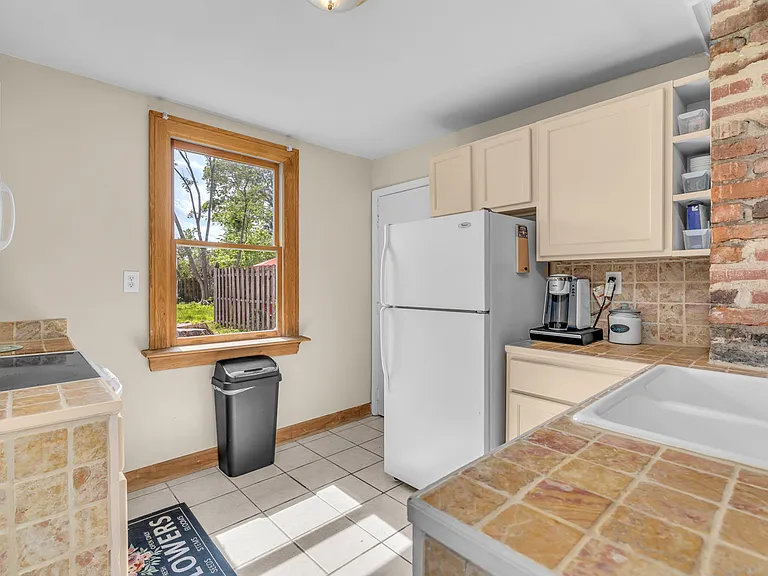 206 Princess Anne St — Photo 6
