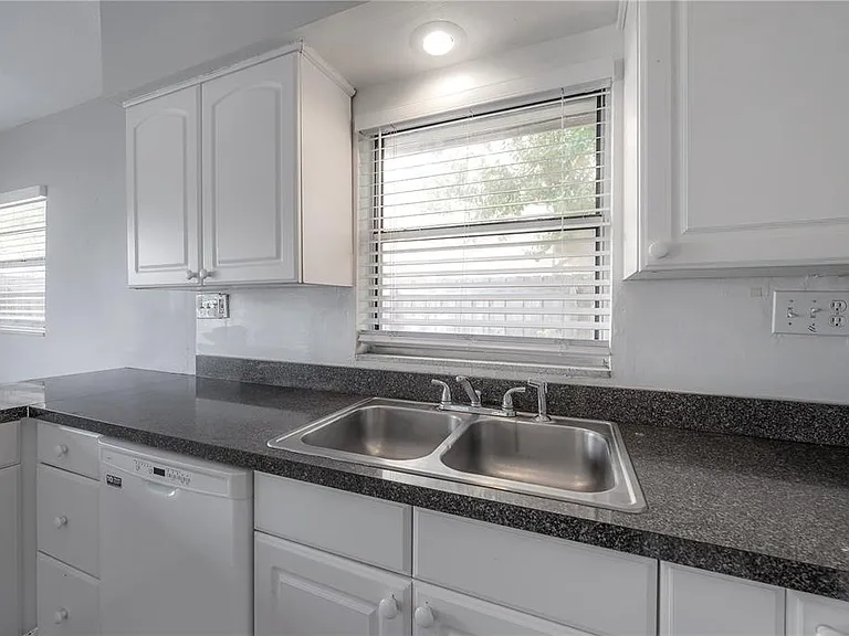 510 S Lincoln Ave — Photo 5