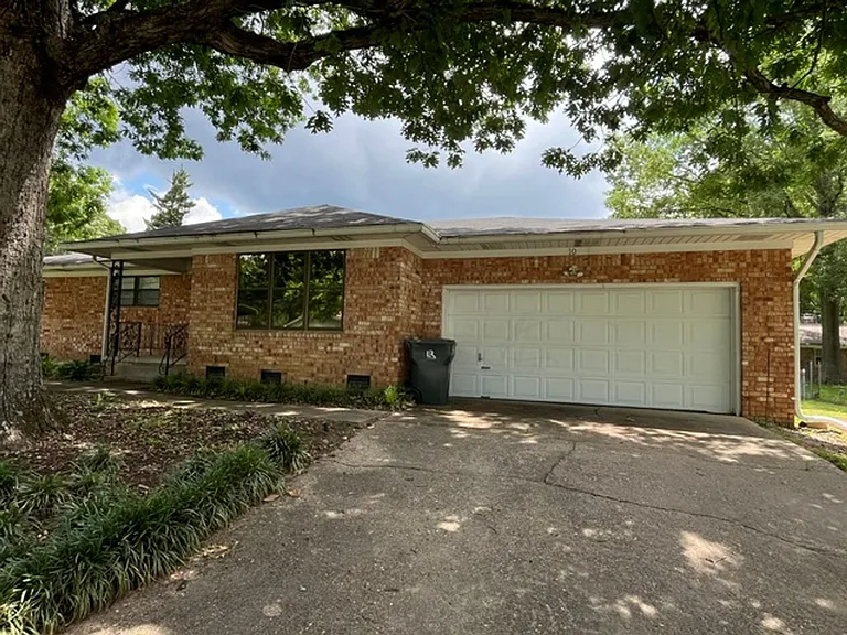 10 Talmage Dr — Photo 2