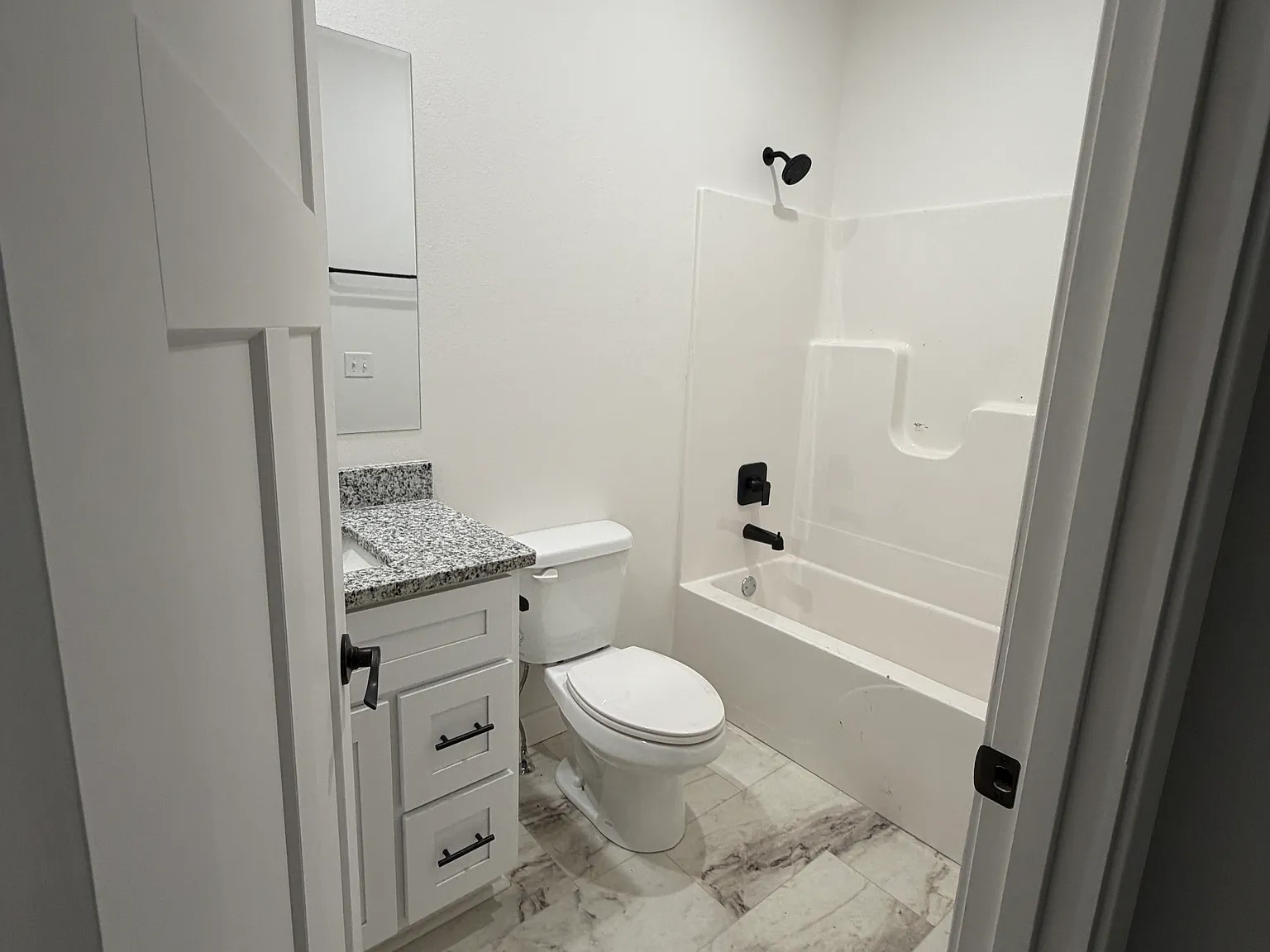 3 bed, 1420 sqft, $1,650 — Photo 3