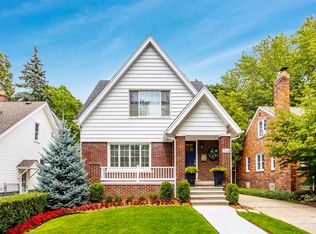 264 Ridgemont Rd, Grosse Pointe Farms, MI 48236