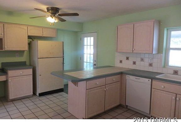 5th image of 820 Christy Dr
