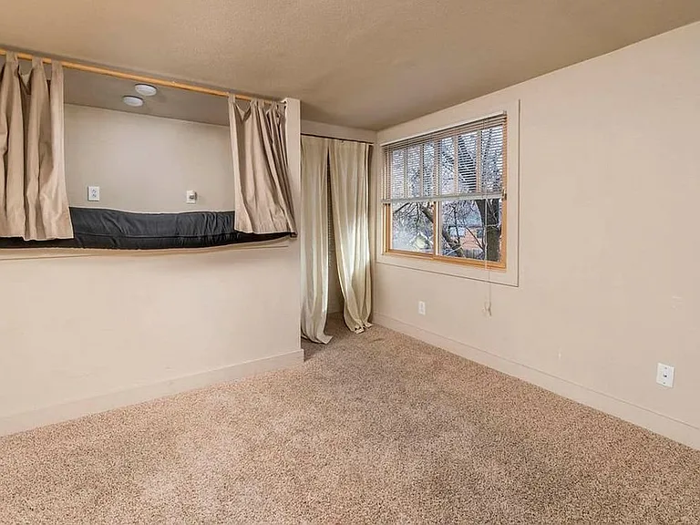 358 NW Georgia Ave — Photo 9