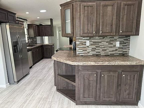 2nd image of 893 Landing Dr
