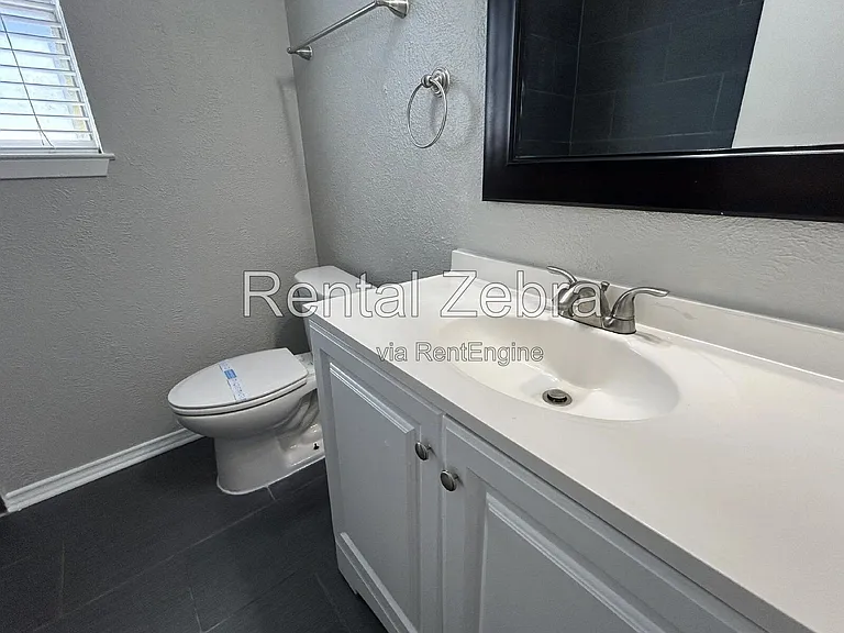 6005 Lindy Ln — Photo 11