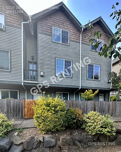 12325 28th Ave NE #B Photo 1