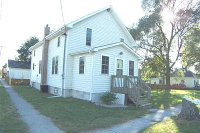 181 E High St photo 1