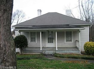 1308 Grove Ln, Mount Airy, NC 27030