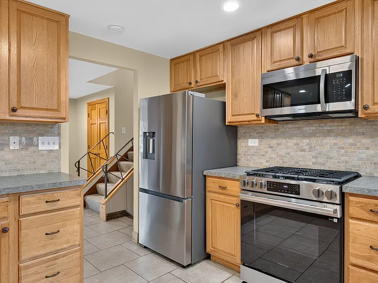 135 Jeffery Ln — Photo 13