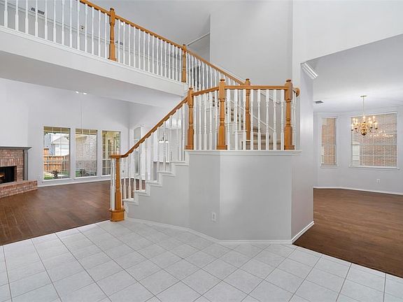 3rd image of 2413 Kittyhawk Dr