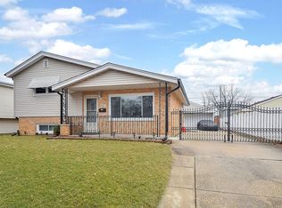 29 N Adams Dr, Addison, IL 60101