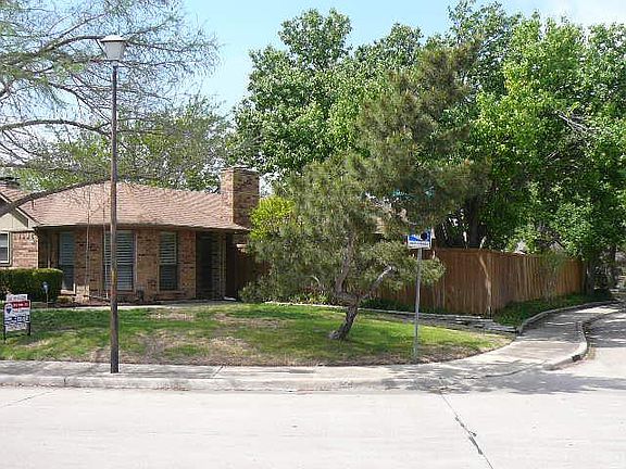 2nd image of 2625 Silverthorne Dr