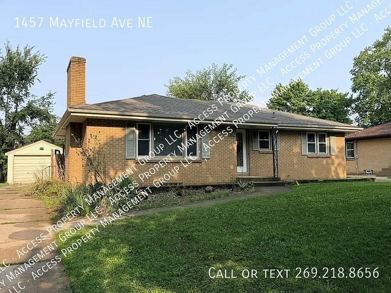 1457 Mayfield Ave NE — Photo 1