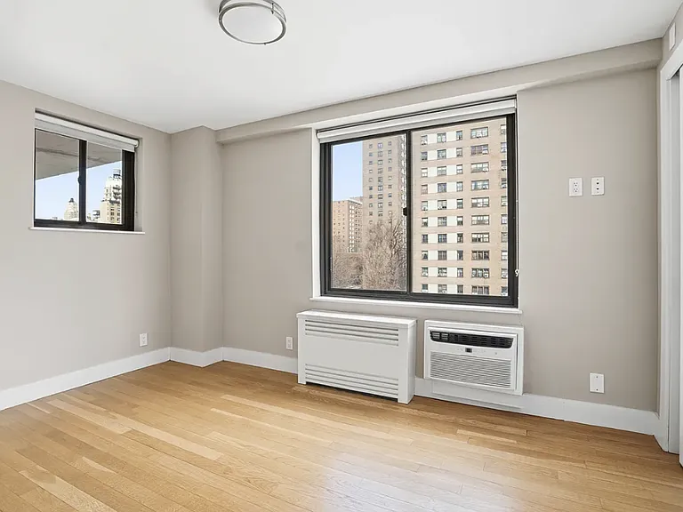 792 Columbus Ave #7P — Photo 14
