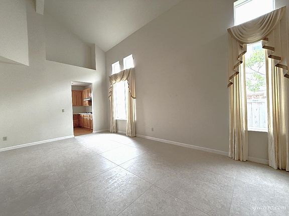 4th image of 186 El Rancho Dr