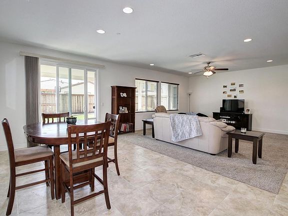 4th image of 2030 Diggs Ct