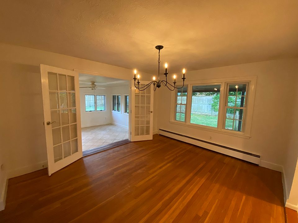 Dining Room and view into Sun Room/Office