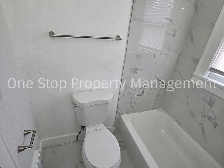 1813 E 85th St — Photo 21