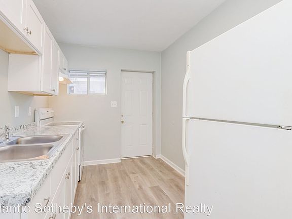 2nd image of 1447 W 40th St APT A