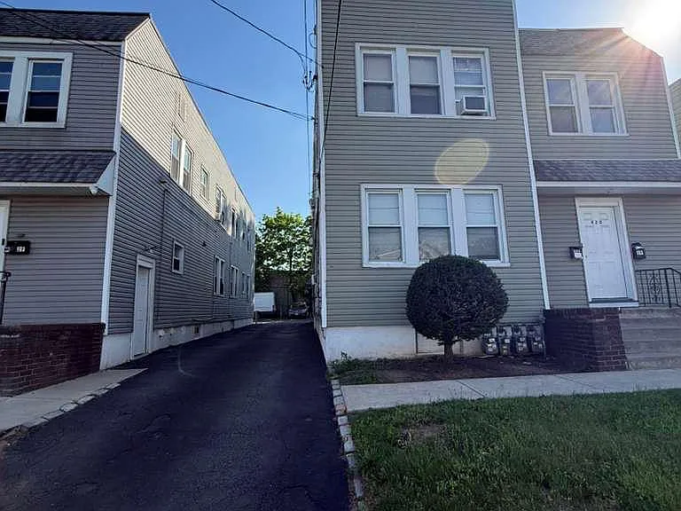 422 Bacheller Ave #2B — Photo 15