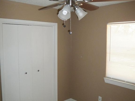 5th image of 5016 Queen Ann Dr