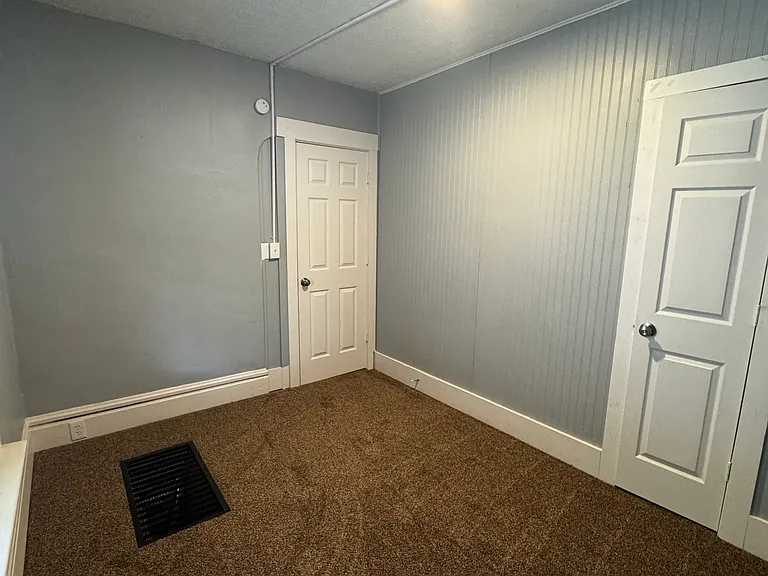 975 Collinwood Ave — Photo 5