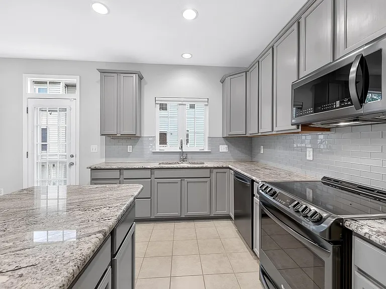 7015 Trek Way — Photo 20