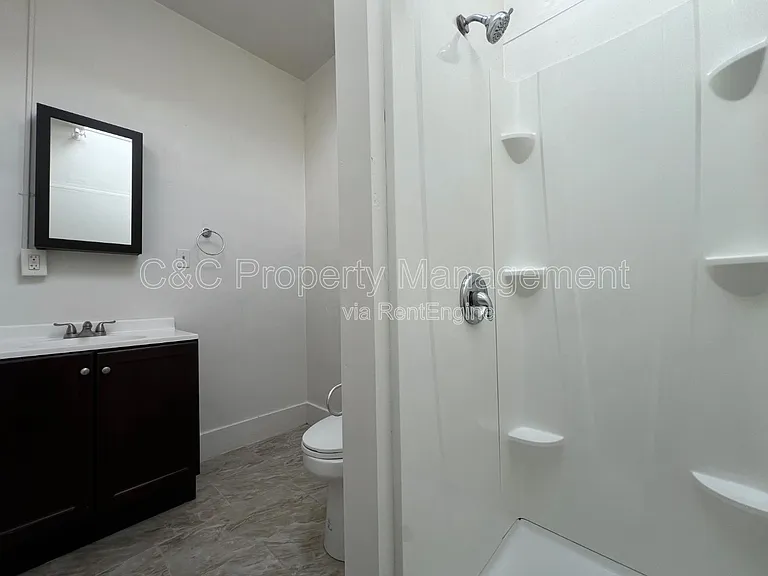1200 W Market Cir #1 — Photo 4