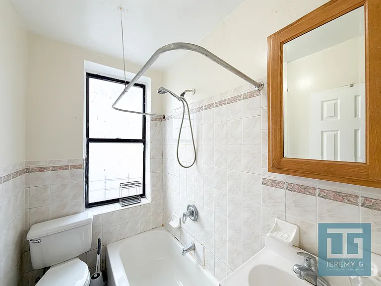 4996 Broadway #4B — Photo 8