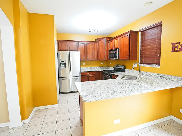 470 Grosvenor Ln #470 — Photo 7