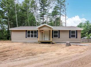 10942 Cedar Hedge Trl, Interlochen, MI 49643