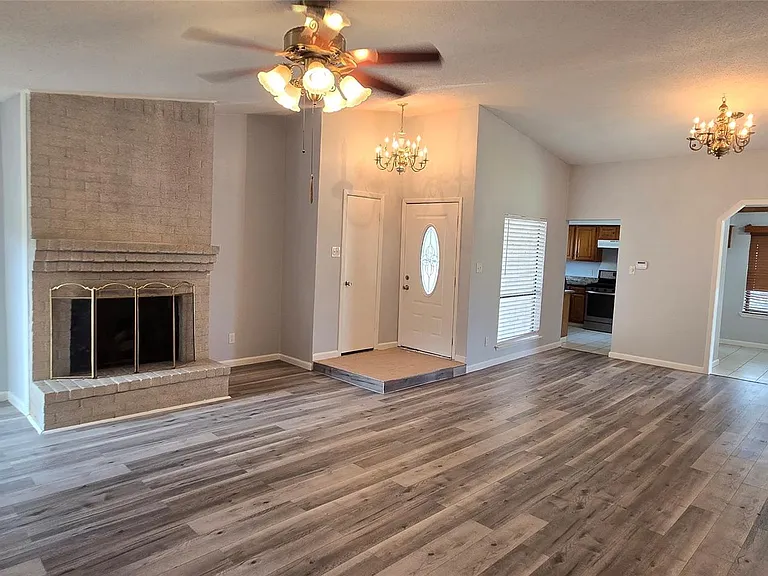 6311 Dawnridge Dr — Photo 5