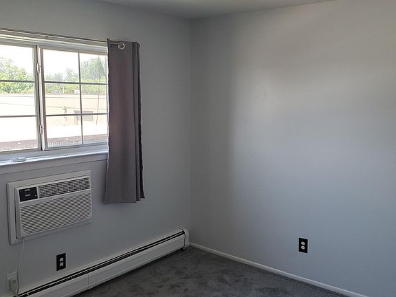 5th image of 2420 Parmenter Blvd Unit 1-202