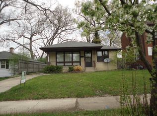 1018 W Keith Ave, Waukegan, IL 60085