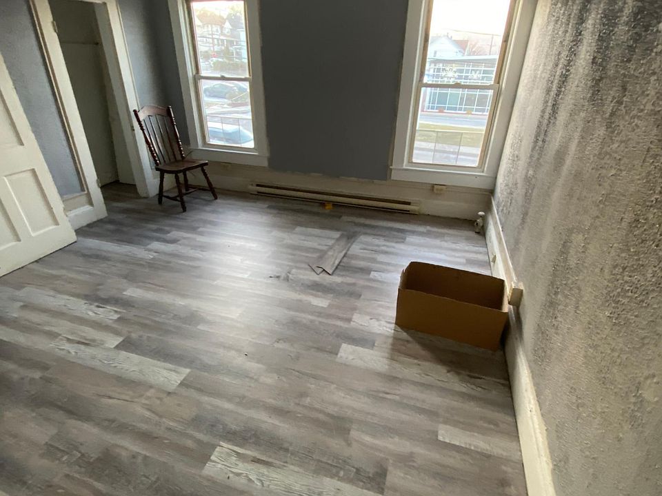 2nd image of 411B S Main St #411-B