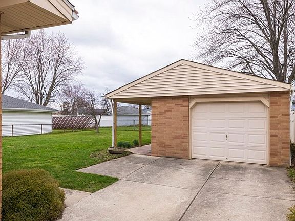 4th image of 15509 Hocking Blvd