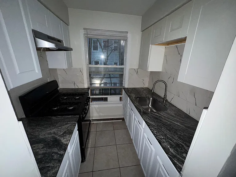 683 15th Ave #C5 — Photo 5