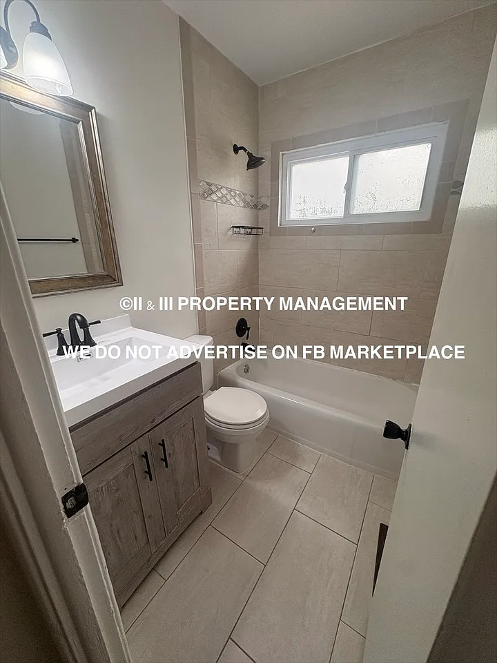 731 West 25th Street Unit B - 1 — Photo 2