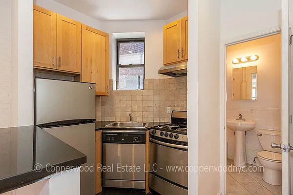 Rented by Copperwood Real Estate | media 9