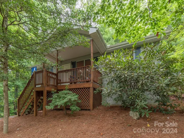 9 Spruce Dr, Arden, NC 28704