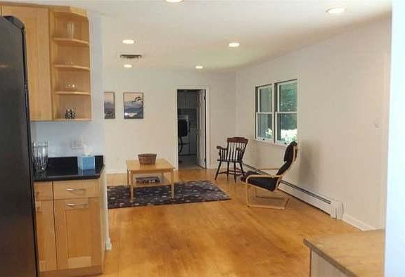 3rd image of 4 Millstream Ln
