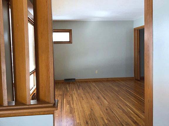 3rd image of 8126 E Morningside St