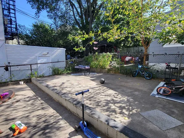 1506 Summit Avenue image 30 of 44