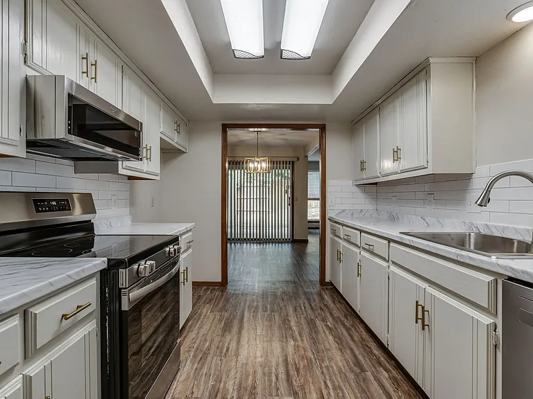 1705 N Gleason Ave — Photo 23