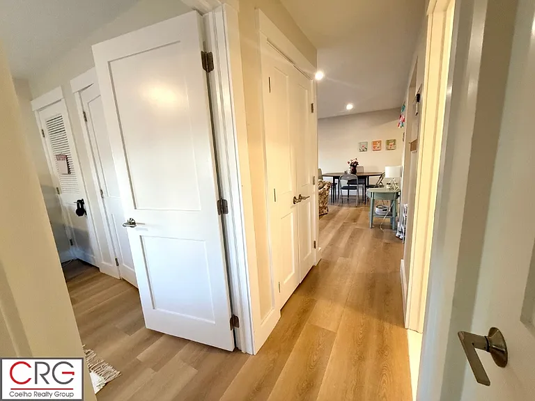 4 Golden Ct #9 — Photo 18
