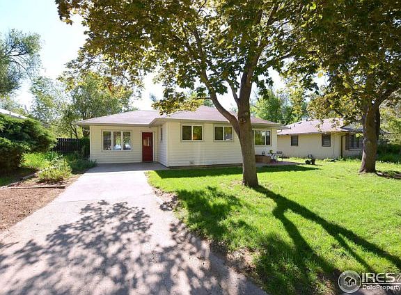 Front with driveway