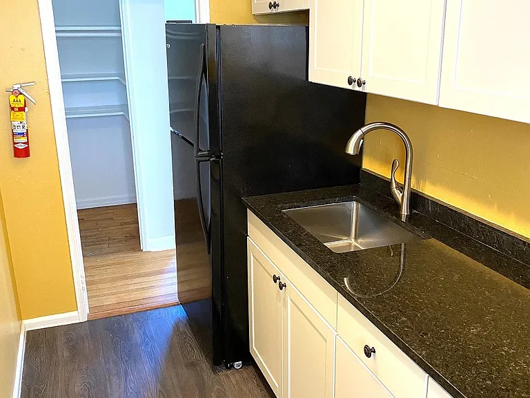 106 Margaret St #A — Photo 3