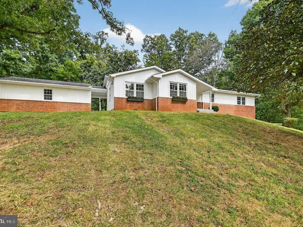 5084 Fairview Ln, Broad Run, VA 20137