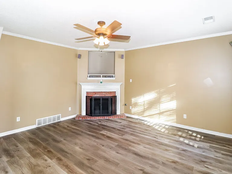 8662 Rogers Park Ave — Photo 6